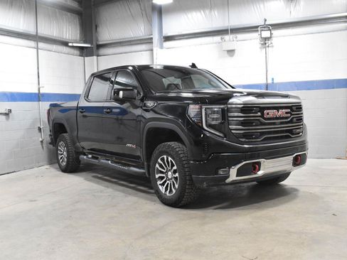 Used 2023 GMC Sierra 1500 AT4 w/ AT4 Premium Package AWD/4WD image 28