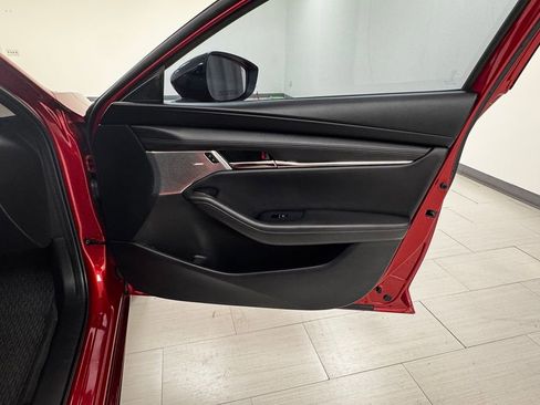 Used 2022 MAZDA MAZDA3 s image 13