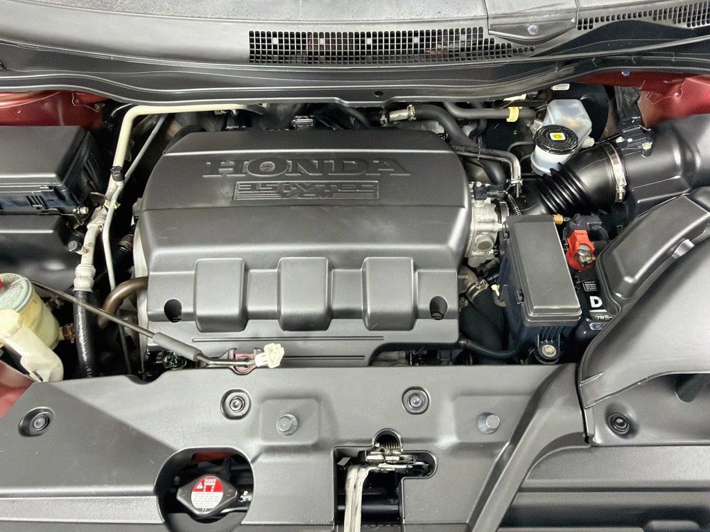 Used 2016 Honda Odyssey Touring Elite image 32