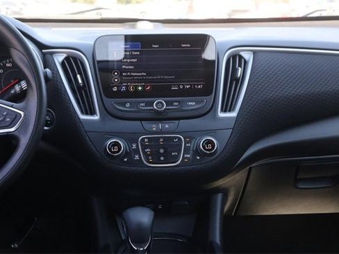 Used 2024 Chevrolet Malibu LT image 22