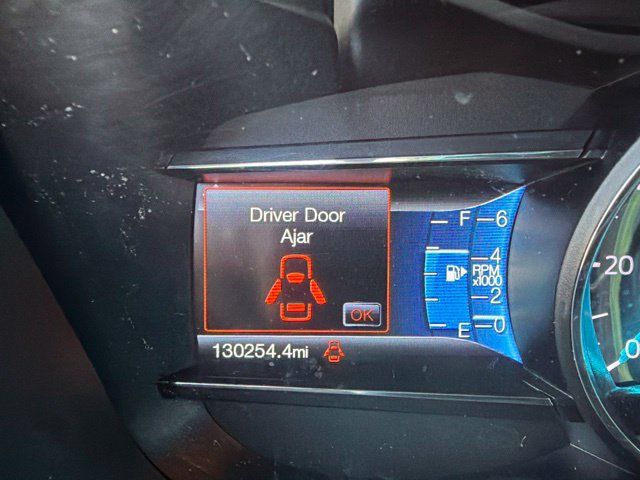 Used 2017 Ford Explorer XLT w/ Equipment Group 202A AWD/4WD image 2
