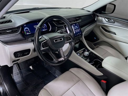 Used 2021 Jeep Grand Cherokee L Overland w/ Advanced Protech Group III image 10