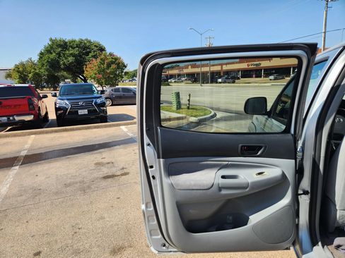 Used 2007 Toyota Tacoma PreRunner w/ SR5 Pkg #2 RWD image 11