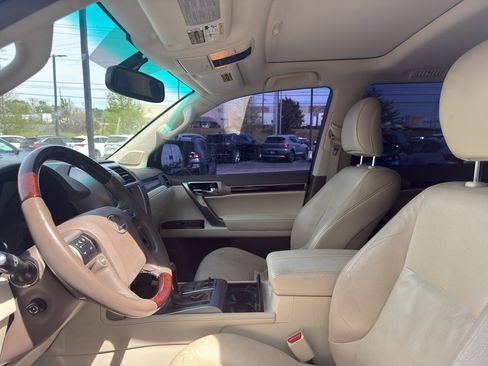 Used 2015 Lexus GX 460 w/ Premium Package AWD/4WD image 8