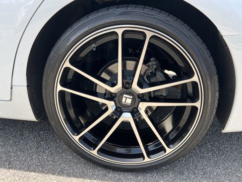 Used 2019 Toyota Avalon Touring FWD image 34