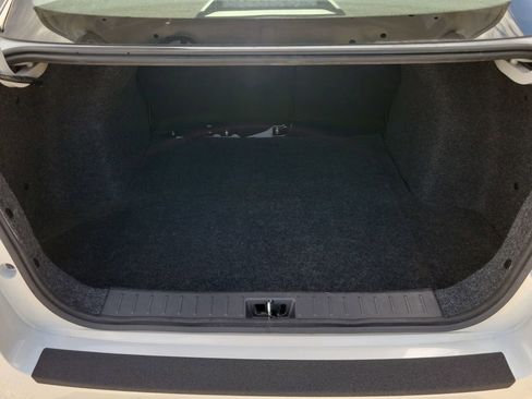 Used 2025 Nissan Versa SV FWD image 7
