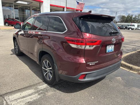 Used 2018 Toyota Highlander XLE image 4