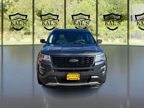 Used 2016 Ford Explorer Platinum AWD/4WD image 2