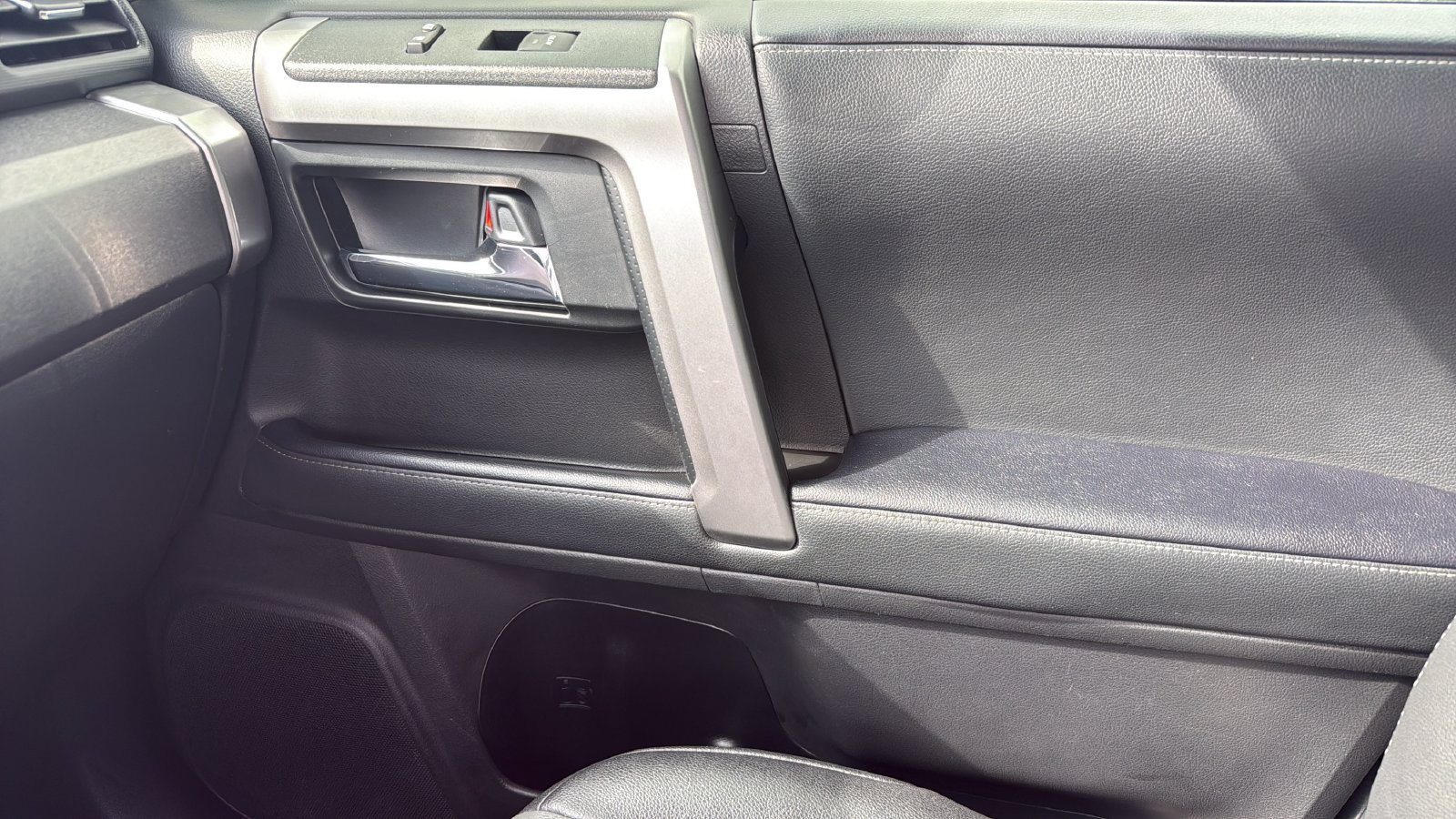 Used 2021 Toyota 4Runner SR5 Premium w/ Moonroof Package RWD image 18