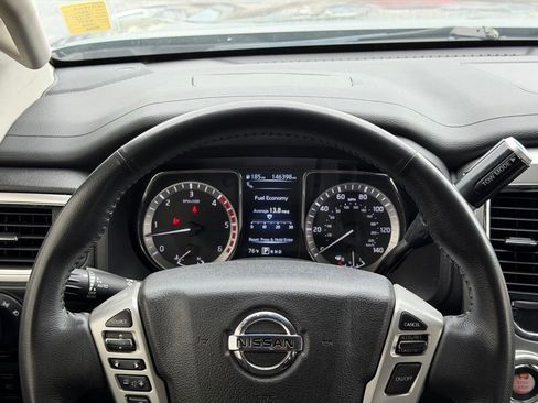 Used 2016 Nissan Titan SV RWD image 20