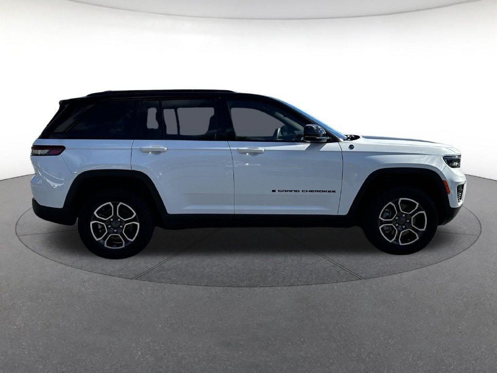 Certified 2024 Jeep Grand Cherokee Trailhawk AWD/4WD image 7