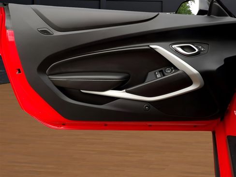 Used 2020 Chevrolet Camaro LT w/ RS Package image 9