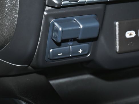 Used 2022 GMC Sierra 1500 AT4 image 36