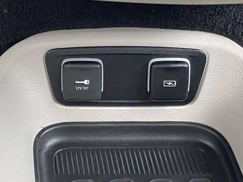 Used 2021 Chrysler Voyager Lxi FWD image 29