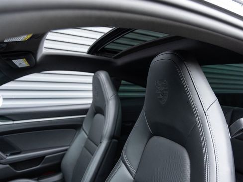 Used 2024 Porsche 911 Carrera 4 w/ Sport Package image 25