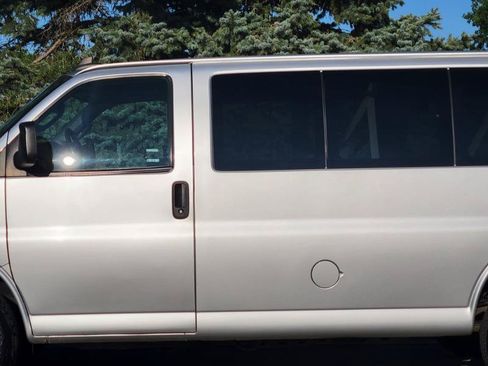 Used 2019 Chevrolet Express 2500 LS w/ Driver Convenience Package RWD image 45