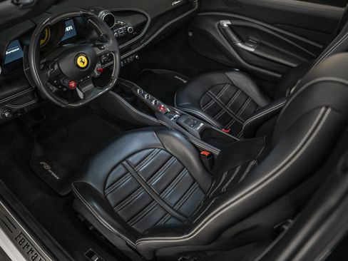 Certified 2021 Ferrari F8 Tributo RWD image 31