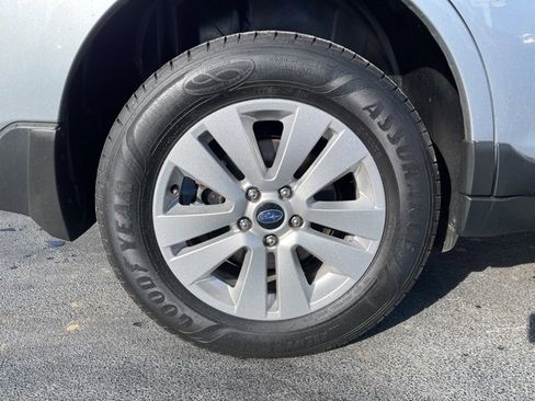 Used 2019 Subaru Outback 2.5i Premium w/ Popular Package #2 image 9