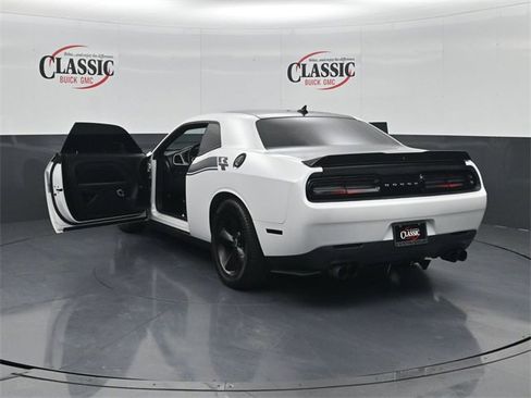 Used 2019 Dodge Challenger R/T w/ Plus Package image 32