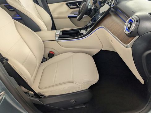 Used 2026 Mercedes-Benz GLC 300 4MATIC image 33