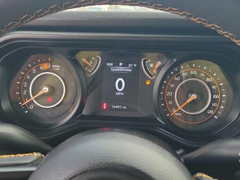 Used 2024 Jeep Wrangler Sport S image 19