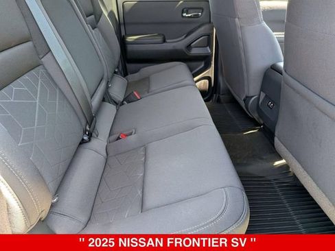 Certified 2025 Nissan Frontier SV AWD/4WD image 35