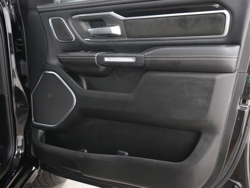 Used 2020 RAM 1500 Laramie AWD/4WD image 9
