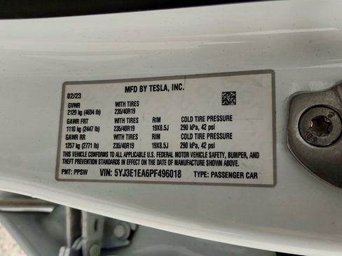 Used 2023 Tesla Model 3 Standard Range image 22