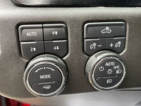 Used 2024 Chevrolet Silverado 1500 RST w/ Z71 Off-Road Package image 6