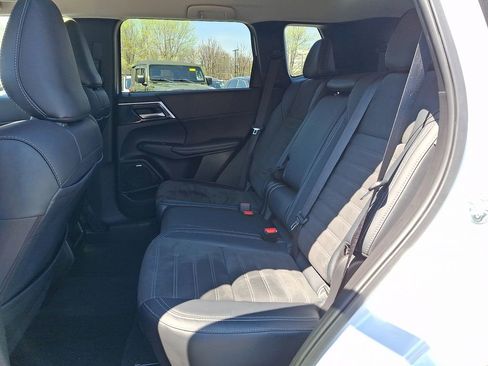 Used 2025 Mitsubishi Outlander SE AWD/4WD image 12