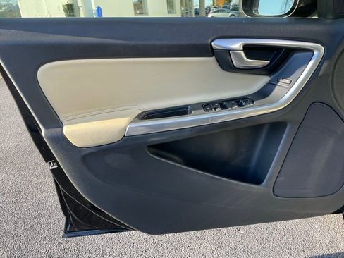 Used 2016 Volvo V60 T5 Premier image 24