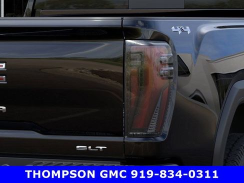 New 2026 GMC Sierra 2500 SLT w/ SLT Convenience Package image 11