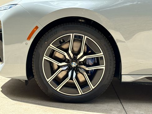 Used 2026 BMW 740i xDrive w/ Premium Package AWD/4WD image 6