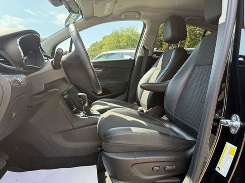 Used 2022 Buick Encore Preferred image 8