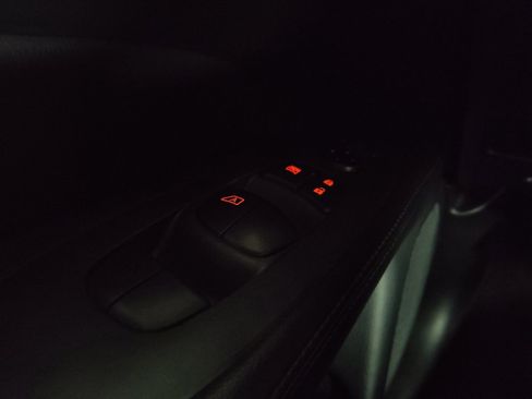 Used 2020 Nissan Pathfinder S FWD image 27