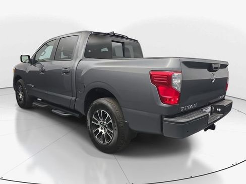 Used 2024 Nissan Titan SV image 7