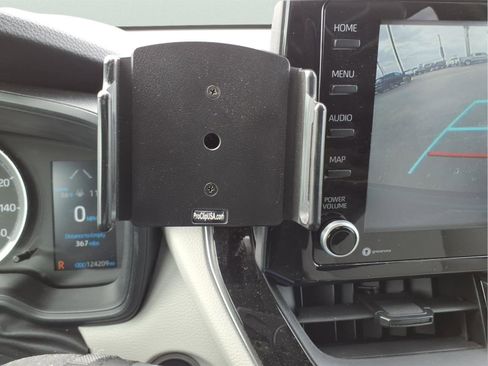 Used 2022 Toyota Corolla Cross LE image 28