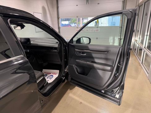 Used 2025 Honda CR-V Sport image 10