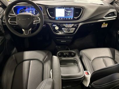 New 2027 Chrysler Pacifica Select