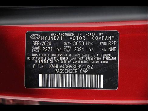 Certified 2025 Hyundai Elantra Sport image 20