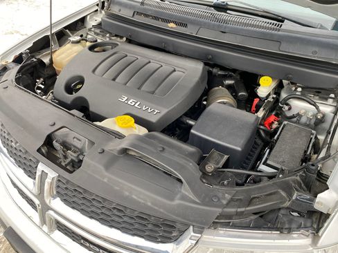 Used 2014 Dodge Journey SXT w/ Flexible Seating Group image 28