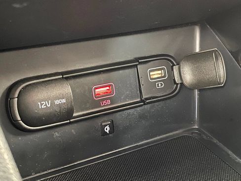 Used 2020 Kia Niro EX Premium FWD image 29