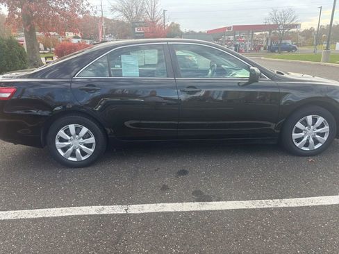Used 2011 Toyota Camry LE image 9