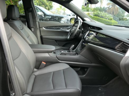 New 2025 Cadillac XT6 Premium Luxury image 26