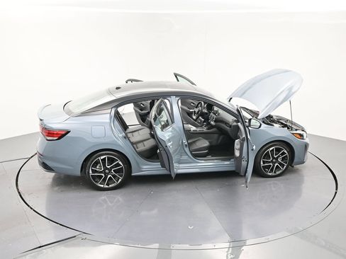 Used 2025 Nissan Sentra SR w/ SR Premium Package FWD image 28