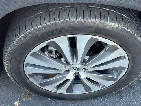 Used 2021 Subaru Ascent Limited w/ Technology Package image 2