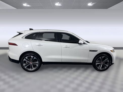 New 2023 Jaguar F-PACE S image 6