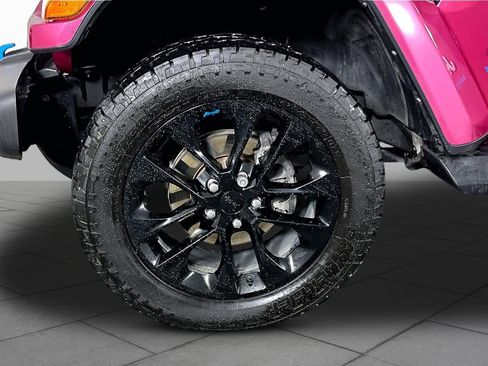 Used 2022 Jeep Wrangler Unlimited Sahara w/ Cold Weather Group image 11