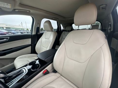 Used 2017 Ford Edge Titanium w/ Technology Package image 9