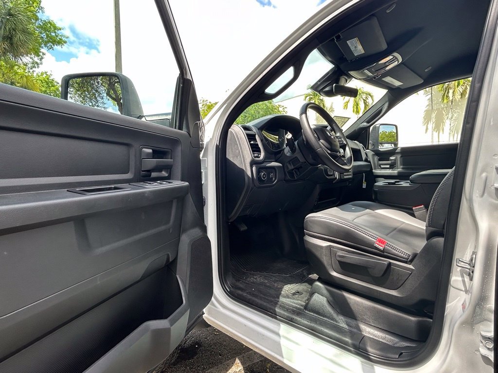 Used 2025 RAM 5500 Tradesman AWD/4WD image 14